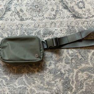 Lululemon Everywhere Belt Bag Grey Sage